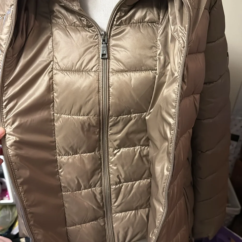 Tahari Women's Beige longer length Puffer Coat - Picture 9 of 12